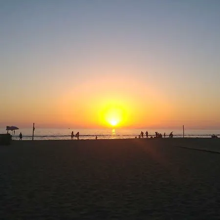 Sunset House فيوميتشينو