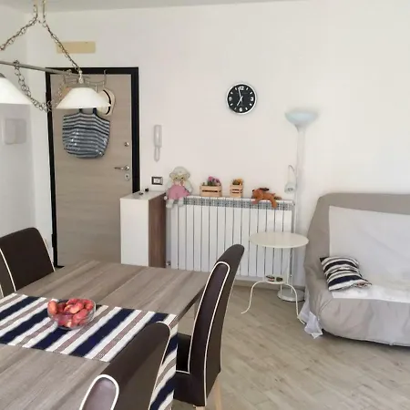 Sunset House فيوميتشينو