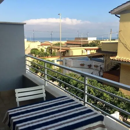 Sunset House * فيوميتشينو